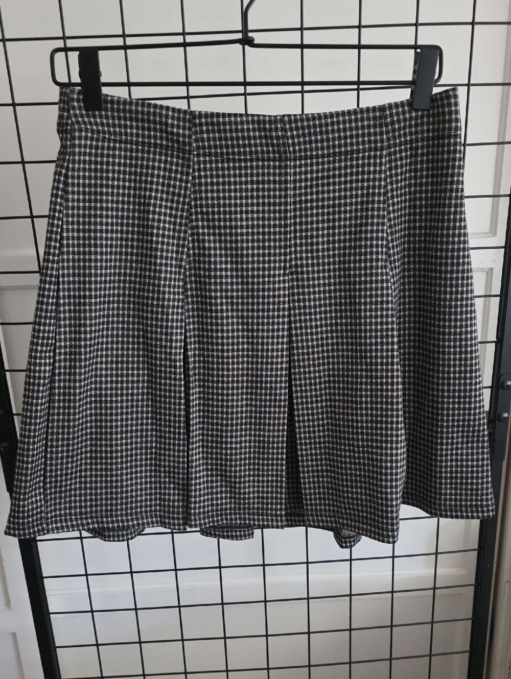 Max Studio Black & White Houndstooth Circle Skirt